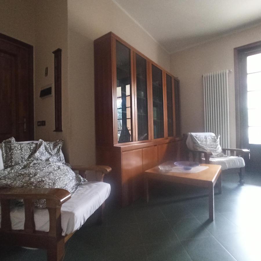 Casa Vincenzo 130 Mq Con Portico Ed Ingresso Esclusivo Dal Giardino Villa Felino Luaran gambar