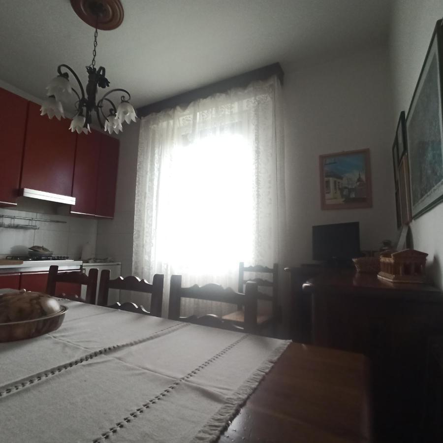 Casa Vincenzo 130 Mq Con Portico Ed Ingresso Esclusivo Dal Giardino Villa Felino Luaran gambar