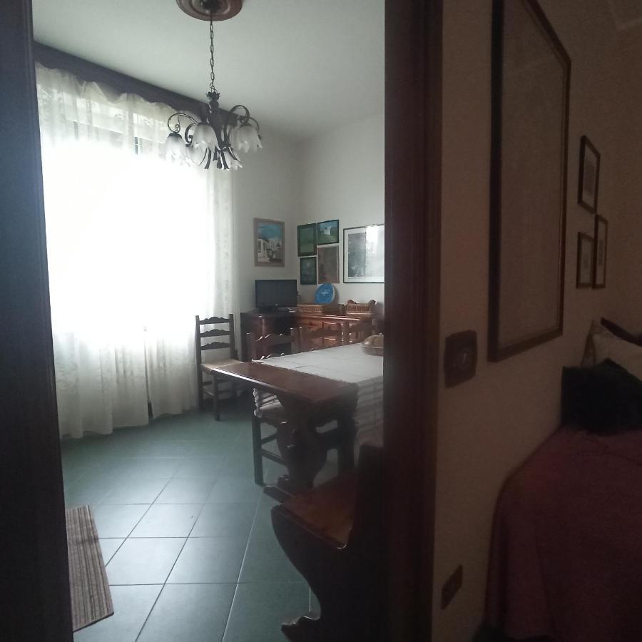Casa Vincenzo 130 Mq Con Portico Ed Ingresso Esclusivo Dal Giardino Villa Felino Luaran gambar