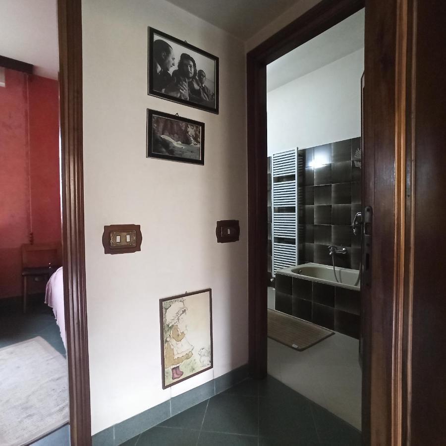 Casa Vincenzo 130 Mq Con Portico Ed Ingresso Esclusivo Dal Giardino Villa Felino Luaran gambar