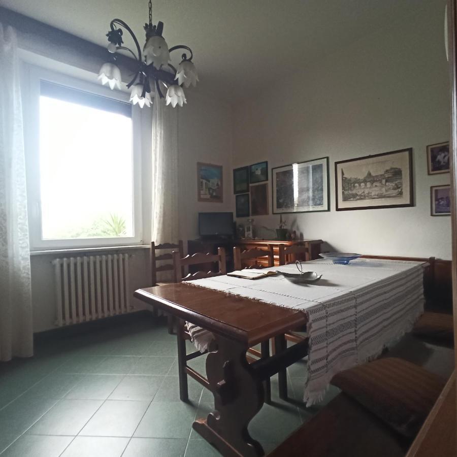 Casa Vincenzo 130 Mq Con Portico Ed Ingresso Esclusivo Dal Giardino Villa Felino Luaran gambar