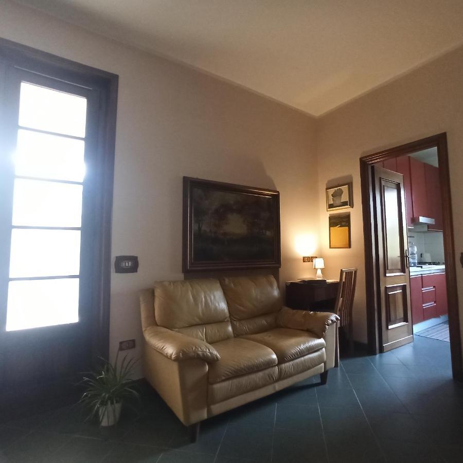 Casa Vincenzo 130 Mq Con Portico Ed Ingresso Esclusivo Dal Giardino Villa Felino Luaran gambar