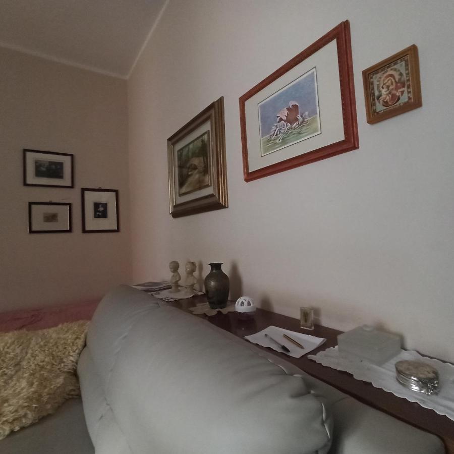 Casa Vincenzo 130 Mq Con Portico Ed Ingresso Esclusivo Dal Giardino Villa Felino Luaran gambar