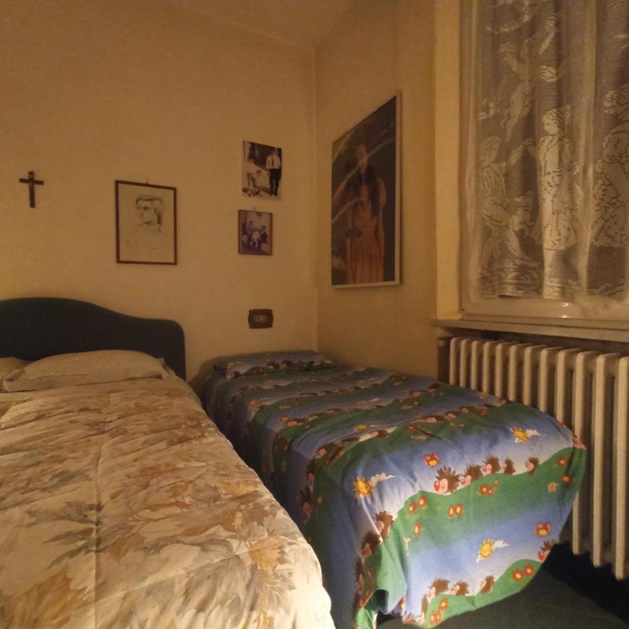 Casa Vincenzo 130 Mq Con Portico Ed Ingresso Esclusivo Dal Giardino Villa Felino Luaran gambar